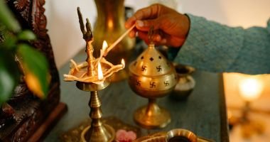 Distance-Bridging Rituals<br />